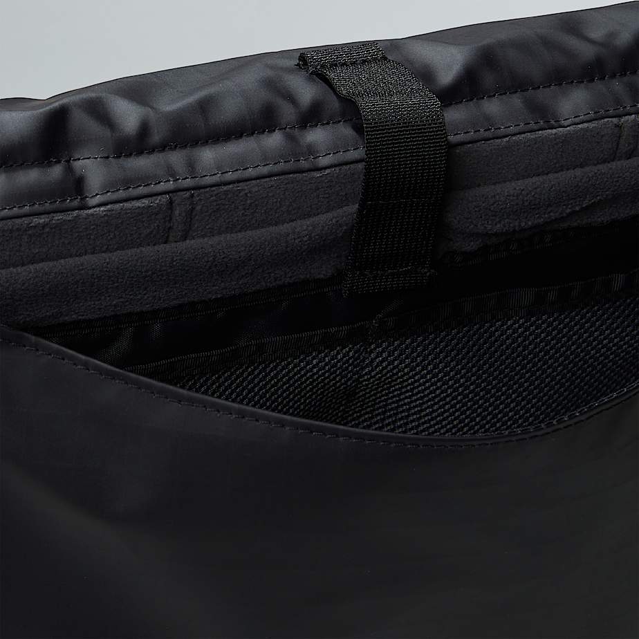 Base Camp Voyager Messenger Bag  TNF ALT4