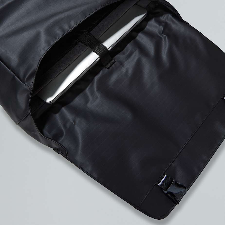 Base Camp Voyager Messenger Bag  TNF ALT5