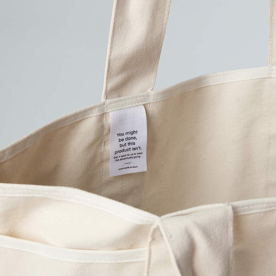 Circular Tragetasche aus Baumwolle TNF Raw Undyed ALT5