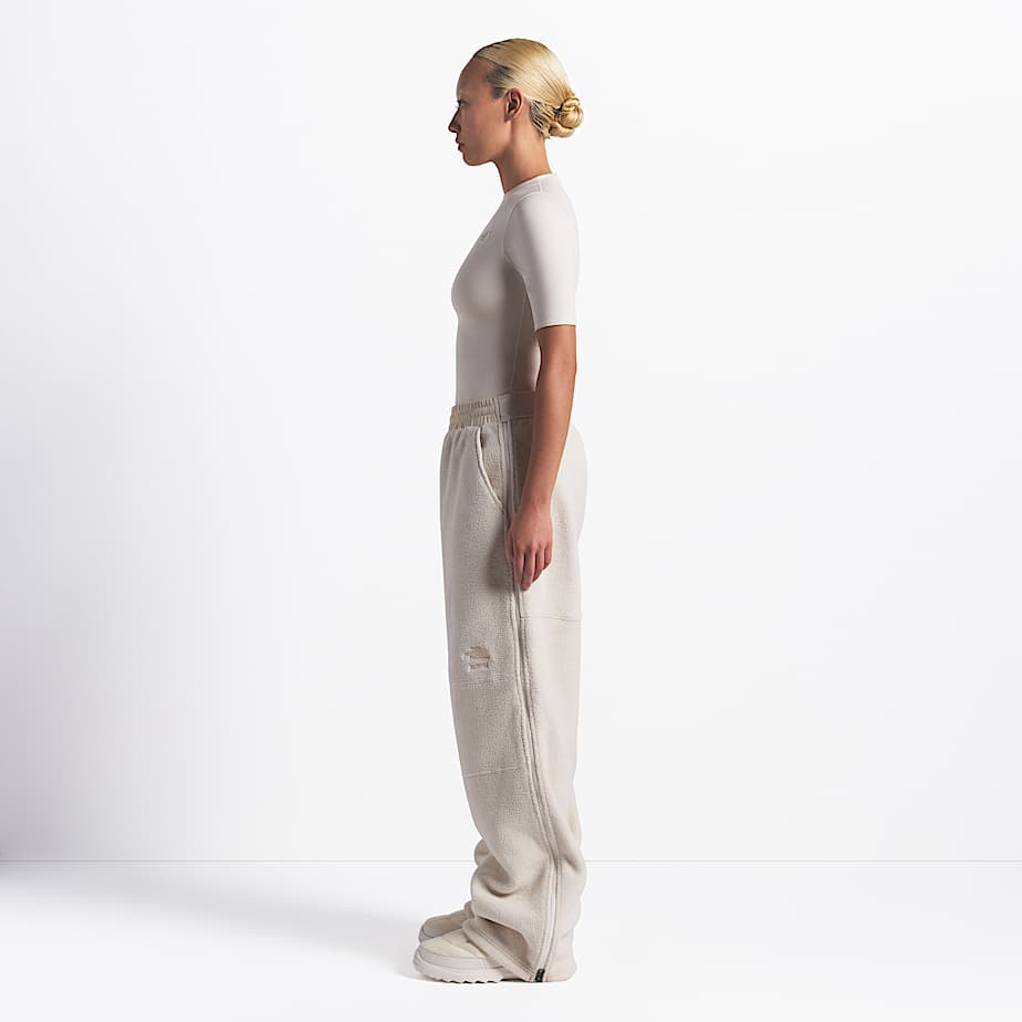 The North Face X SKIMS 1995 Denali Fleece Straight Leg Trousers Unisex TNF ALT2