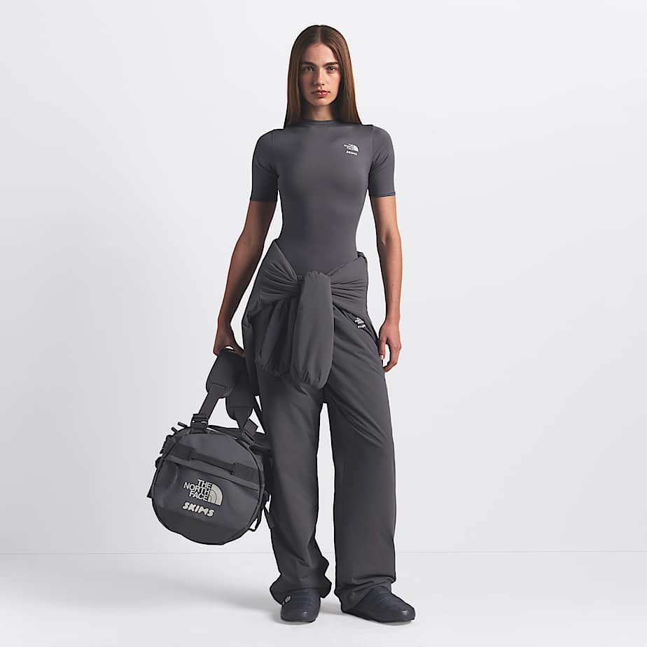 The North Face X SKIMS Base Camp Duffel  S TNF SK Gunmetal HERO