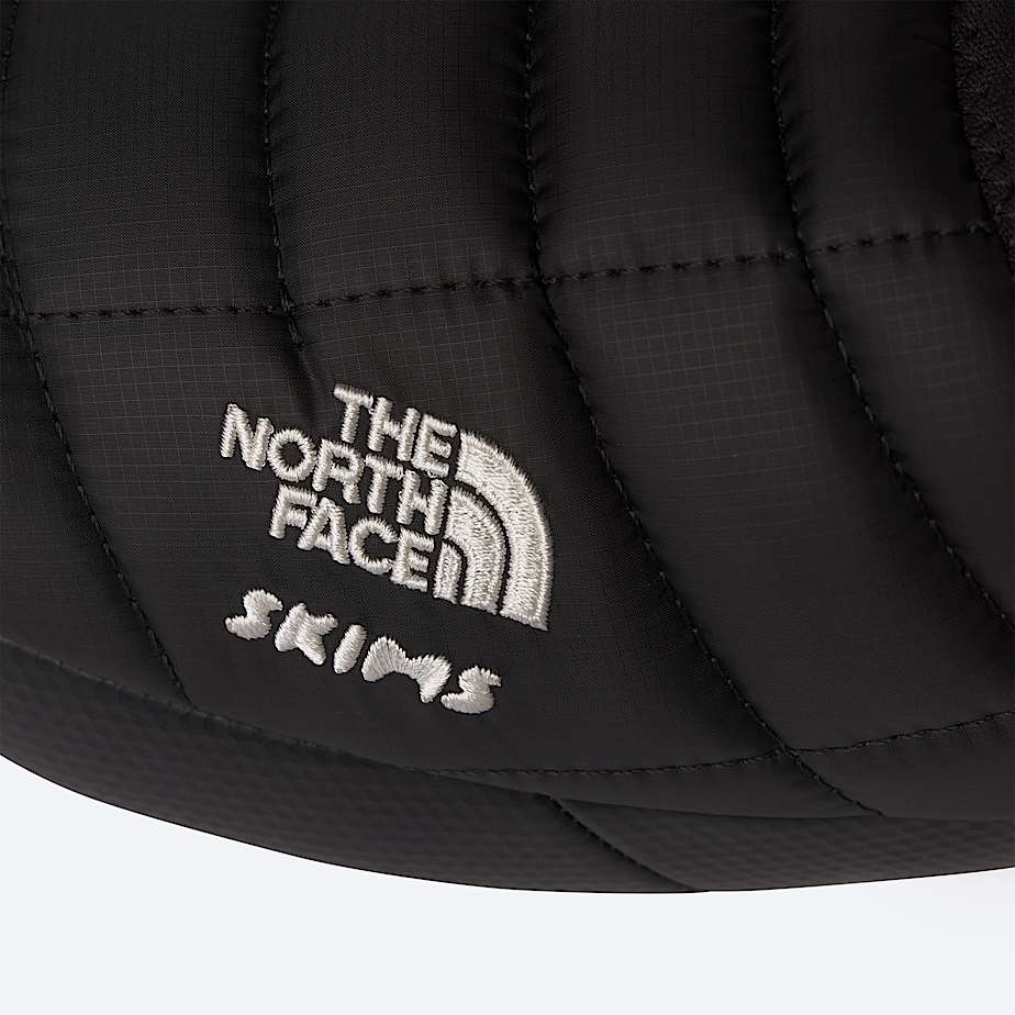Chaussons ThermoBall™ Traction V The North Face X SKIMS - 7