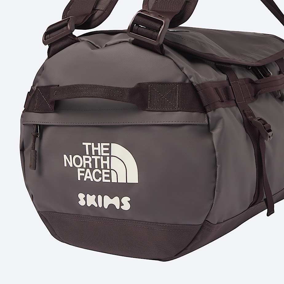 Sac duffel Base Camp  S The North Face X SKIMS TNF SK Phoenix ALT22