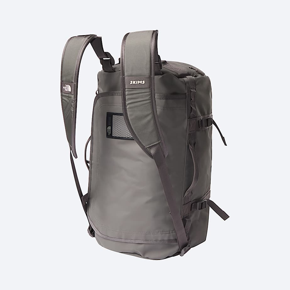 The North Face X SKIMS Base Camp Duffel  S TNF SK Gunmetal ALT21