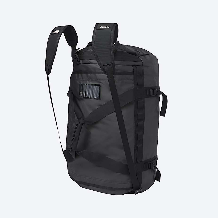 The North Face X SKIMS Base Camp Duffel  L TNF SK Onyx ALT21