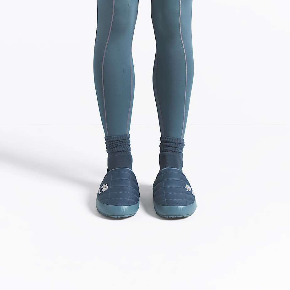 The North Face X SKIMS ThermoBall Traction Vpantoffels TNF SK Kyanite ALT1