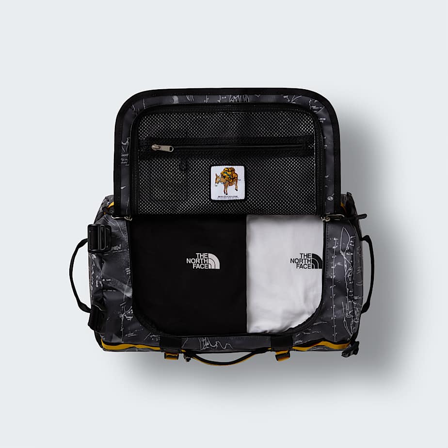 Base Camp DuffelTasche 31L  XS TNF Anthracite Grey Conrad Topos PrintSummit Gold ALT2