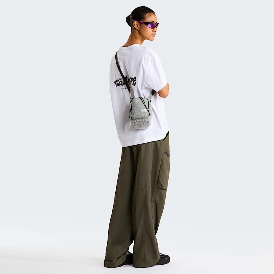 Unisex TNF Tag Logo Play TShirt mit lockerer Passform TNF ALT14