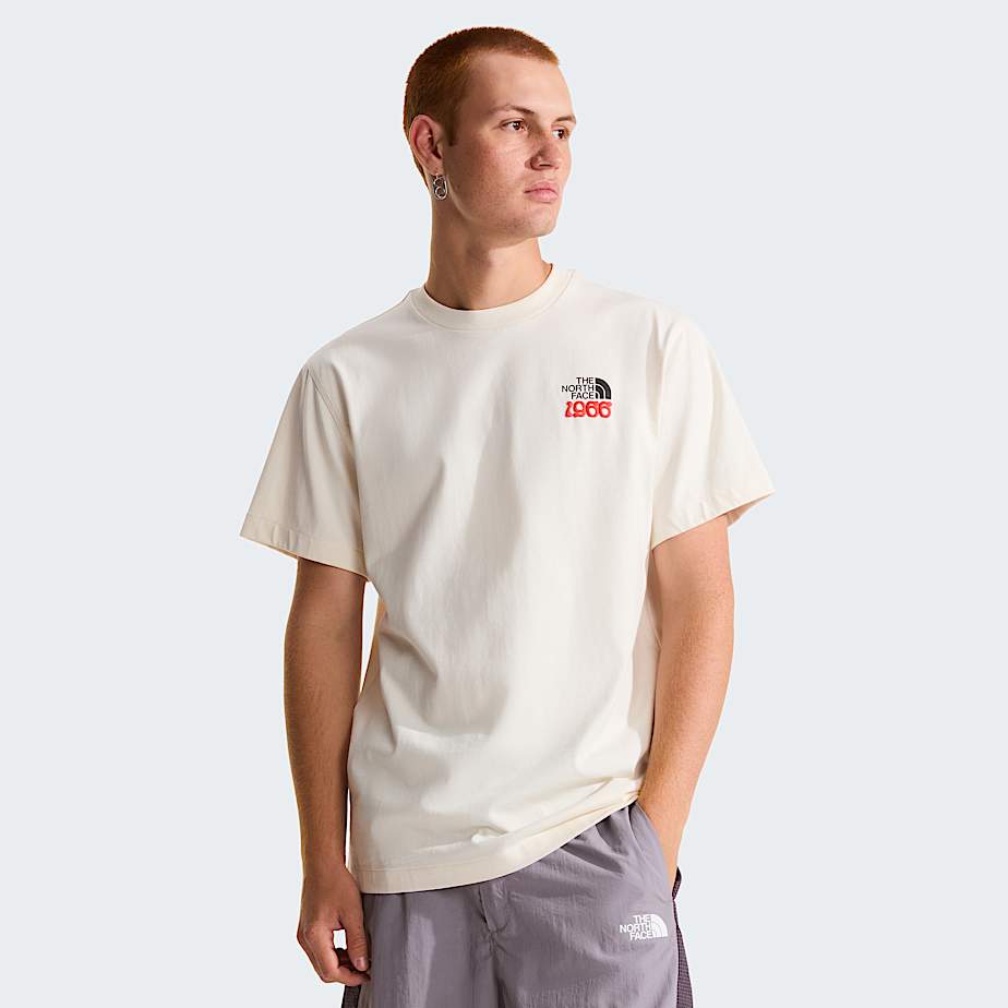 1966 Motion relaxt geschnittenes TShirt mit Grafik Unisex TNF White Dune ALT3
