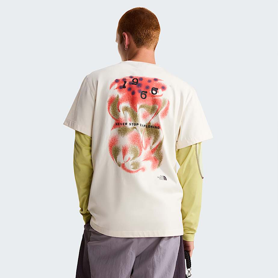 1966 Motion relaxt geschnittenes TShirt mit Grafik Unisex TNF White Dune ALT8